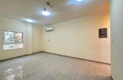 Apartment - 2 Bedrooms - 2 Bathrooms for rent in OqbaBin Nafie Steet - Old Airport Road - Doha