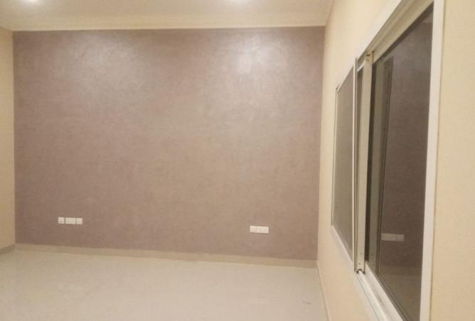 933184 - Property Image 2