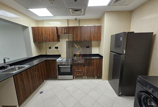 988584 - Property Image 3