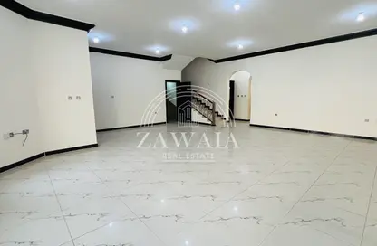 Villa - 5 Bedrooms - 4 Bathrooms for rent in Ain Khaled Villas - Ain Khaled - Doha