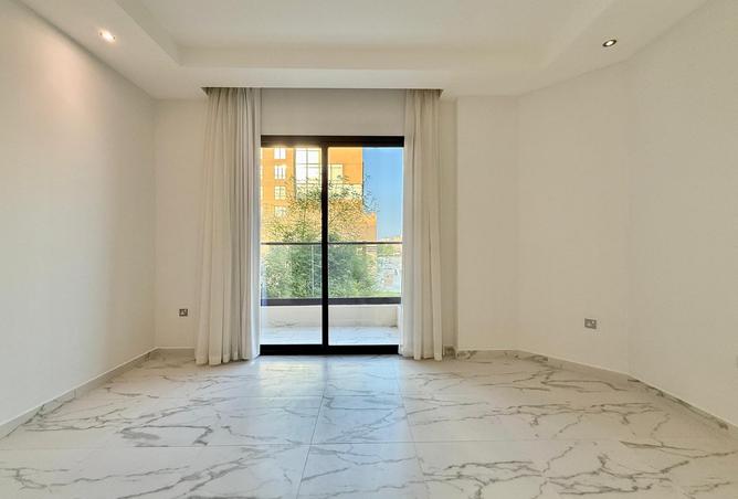 936689 - Property Image 2