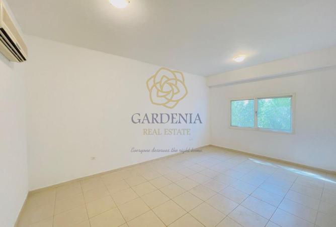 945691 - Property Image 2