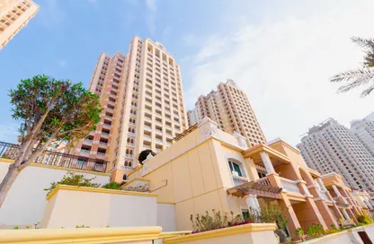 Apartment - 1 Bedroom - 2 Bathrooms for sale in The Pearl Island - Doha