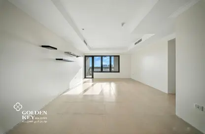 Apartment - 2 Bedrooms - 3 Bathrooms for rent in East Porto Drive - Porto Arabia - The Pearl Island - Doha