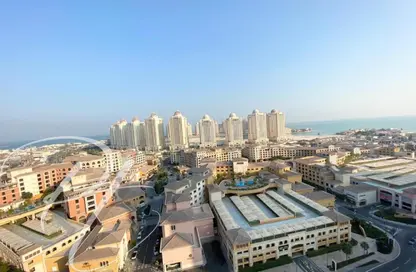 Apartment - 2 Bedrooms - 2 Bathrooms for rent in Tower 21 - Porto Arabia - The Pearl Island - Doha