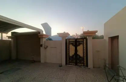 فيلا - 6 غرف نوم - 6 حمامات للايجار في الثمامة - الثمامة - الدوحة
