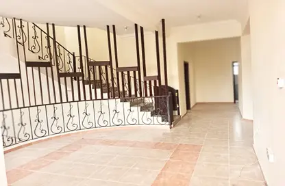 فيلا - 5 غرف نوم - 4 حمامات للايجار في حدائق العين - عين خالد - الدوحة