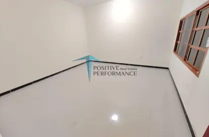 Apartment - 1 Bedroom - 1 Bathroom for rent in Bin Omran 35 - Fereej Bin Omran - Doha