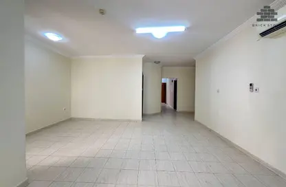 شقة - 2 غرف نوم - 2 حمامات للايجار في بيت الفناء - شارع عبدالله بن مسعود - فريج بن محمود - الدوحة