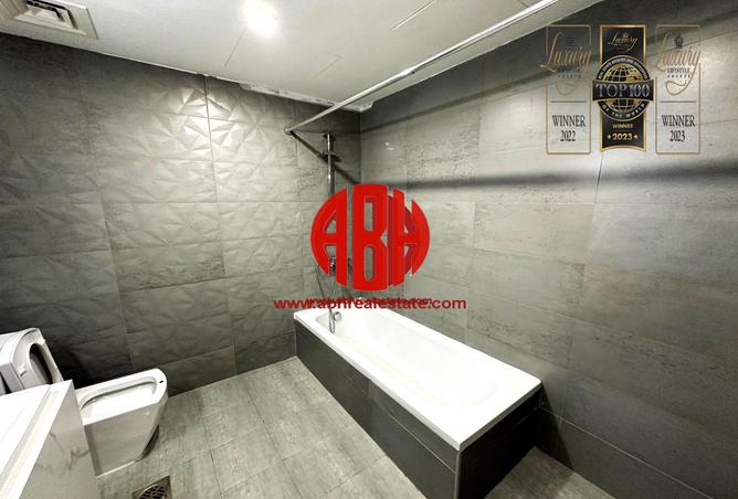 982126 - Property Image 3