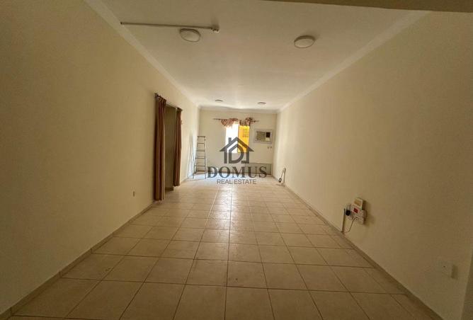 932092 - Property Image 2