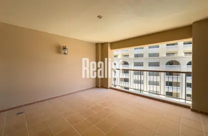 Apartment - 1 Bedroom - 2 Bathrooms for rent in West Porto Drive - Porto Arabia - The Pearl Island - Doha