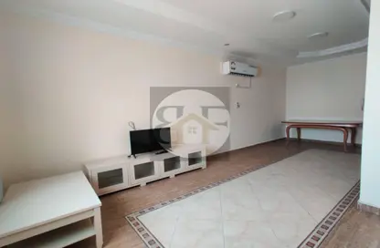 Apartment - 2 Bedrooms - 2 Bathrooms for rent in Al Mansoura - Al Mansoura - Doha