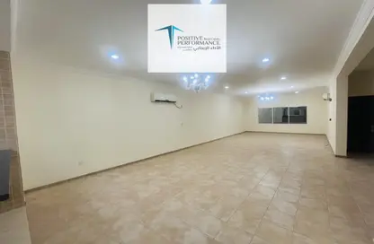 Villa - 4 Bedrooms - 5 Bathrooms for rent in Abu Hamour - Doha