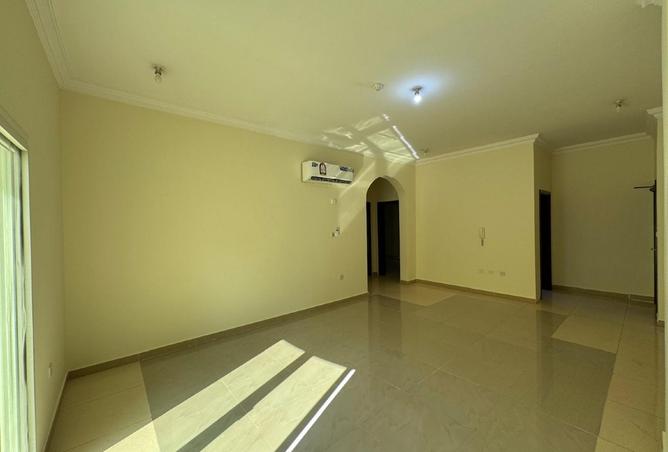 952248 - Property Image 2