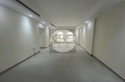 Apartment - 3 Bedrooms - 3 Bathrooms for rent in Al Mansoura - Al Mansoura - Doha