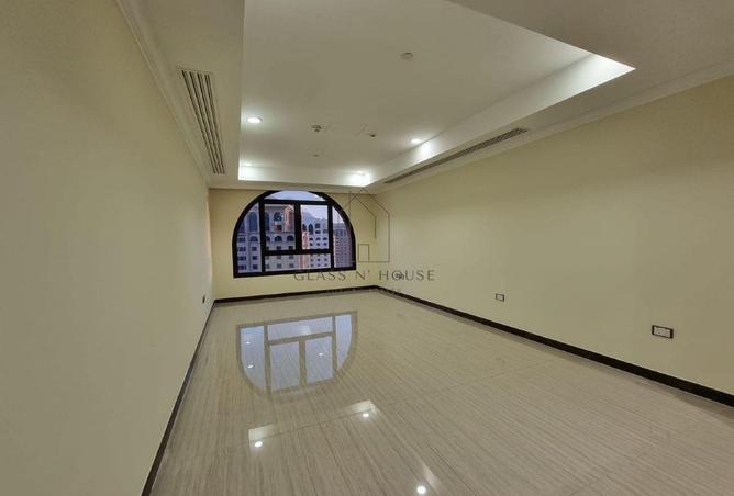 945023 - Property Image 2