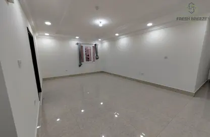 Apartment - 1 Bedroom - 2 Bathrooms for rent in Umm Ghuwalina - Umm Ghuwailina - Doha