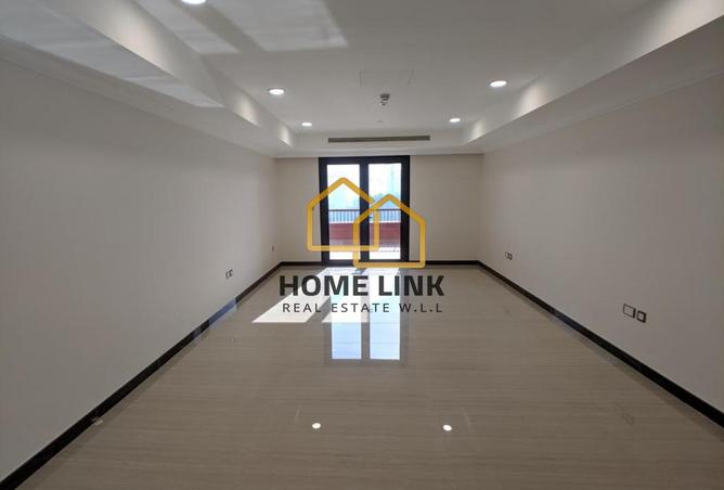 939425 - Property Image 2