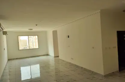 شقة - 2 غرف نوم - 2 حمامات للايجار في شارع النصر - النصر - الدوحة