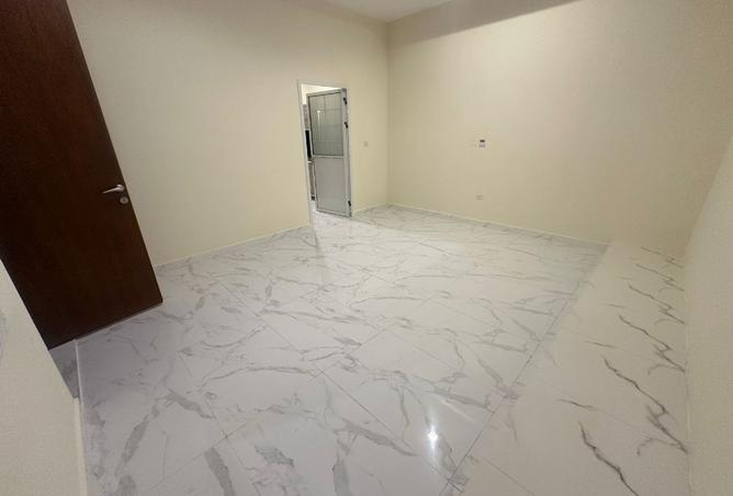 979804 - Property Image 2