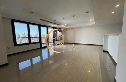 Apartment - 2 Bedrooms - 3 Bathrooms for rent in Tower 10 - Porto Arabia - The Pearl Island - Doha
