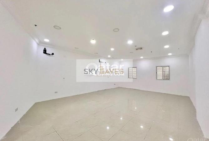 956634 - Property Image 3