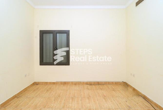 992402 - Property Image 3