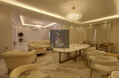 فيلا - 4 غرف نوم - 5 حمامات للايجار في شارع ام السنيم - عين خالد - الدوحة