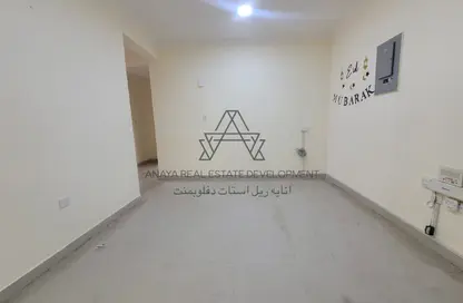 شقة - 2 غرف نوم - 2 حمامات للايجار في شارع المطار القديم - طريق المطار القديم - الدوحة