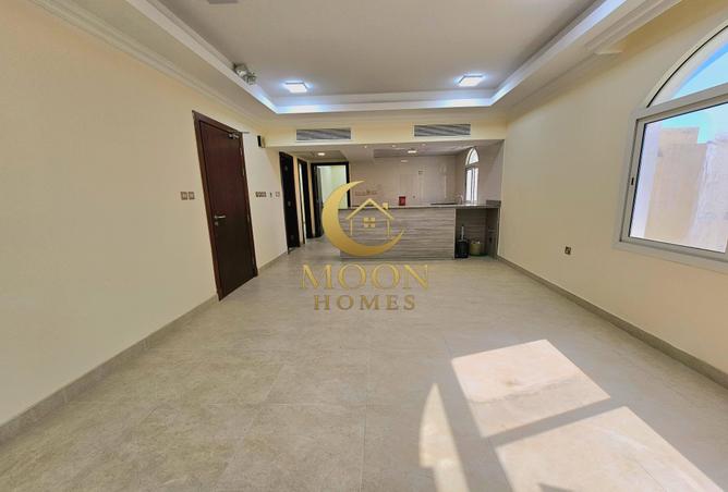 972028 - Property Image 2