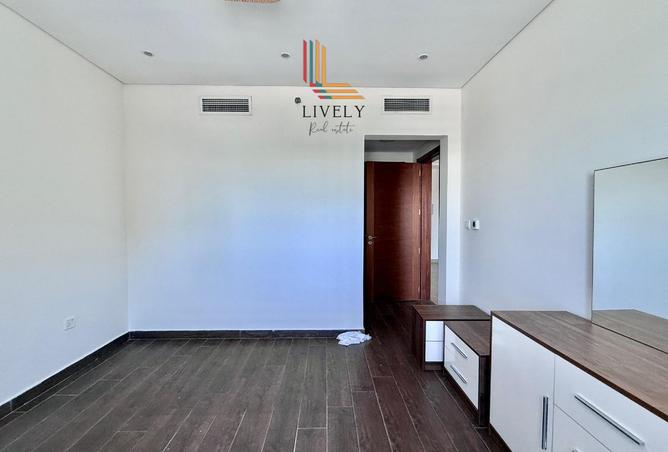 967028 - Property Image 3