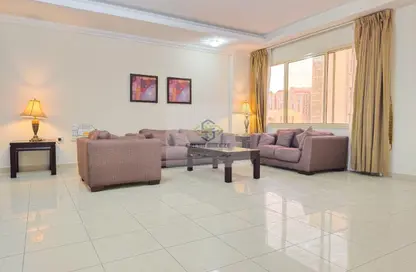 Apartment - 3 Bedrooms - 3 Bathrooms for rent in Gulf Residence 21 - Al Sadd - Doha