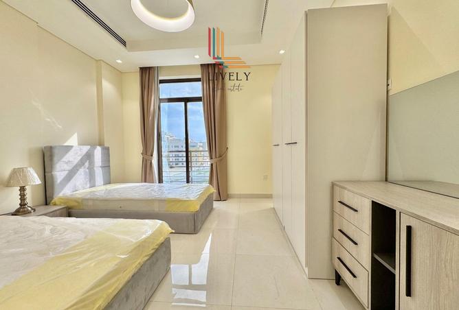 988705 - Property Image 2