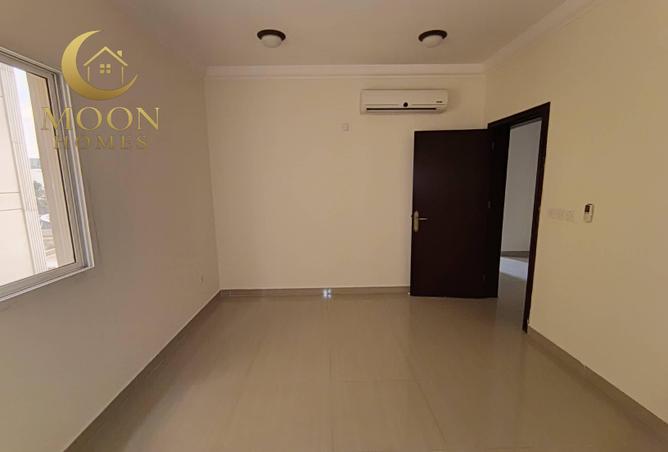 987672 - Property Image 3