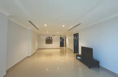 Apartment - 1 Bedroom - 2 Bathrooms for rent in West Porto Drive - Porto Arabia - The Pearl Island - Doha