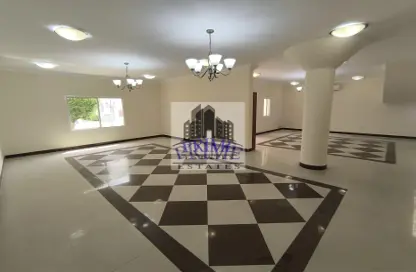 فيلا - 5 غرف نوم - 5 حمامات للايجار في الوعب - الوعب - الدوحة