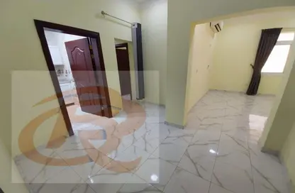 صورة لـ ردهة-ممر شقة - 2 غرف نوم - 1 حمام للايجار في فريج بن عمران - الدوحة ، صورة رقم 1