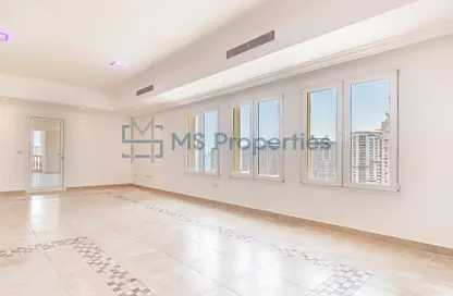 Apartment - 3 Bedrooms - 4 Bathrooms for rent in West Porto Drive - Porto Arabia - The Pearl Island - Doha