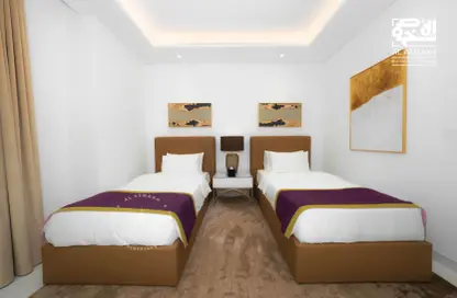 Apartment - 2 Bedrooms - 3 Bathrooms for rent in The Garden - Floresta Gardens - The Pearl Island - Doha