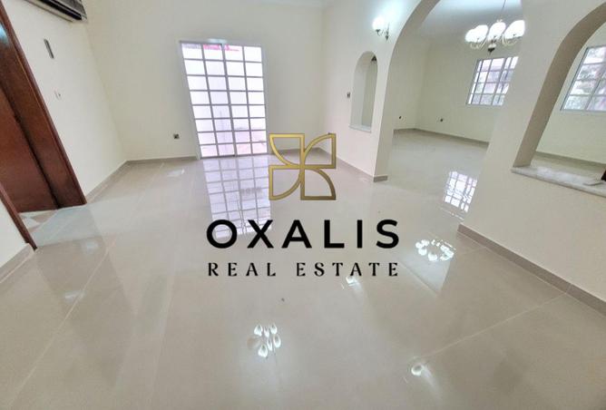 1002806 - Property Image 3