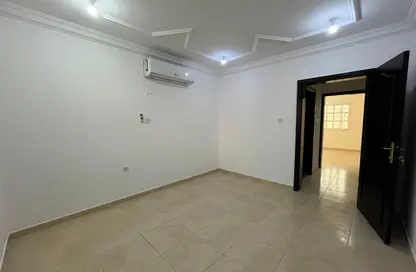 شقة - غرفة نوم - 1 حمام للايجار في العزيزية - العزيزية - الدوحة