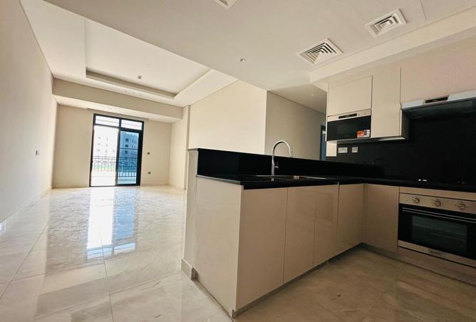 956117 - Property Image 2