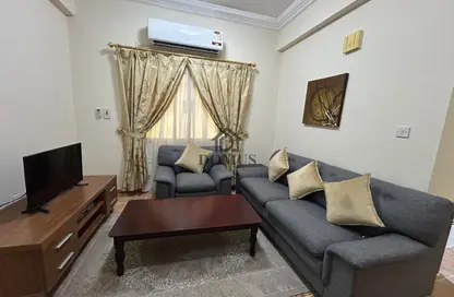 Apartment - 1 Bedroom - 1 Bathroom for rent in Ibn Al Haitam Street - Fereej Abdul Aziz - Doha