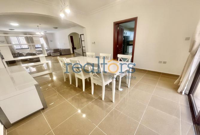 941749 - Property Image 3