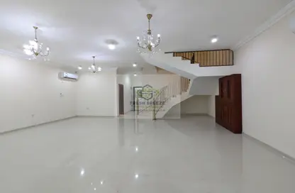 Villa - 5 Bedrooms - 6 Bathrooms for rent in Al Nuaija Street - Al Nuaija - Doha
