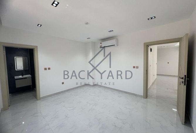 962404 - Property Image 2