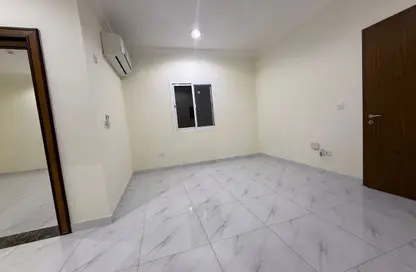 شقة - 2 غرف نوم - 2 حمامات للايجار في الوكرة - الوكرة