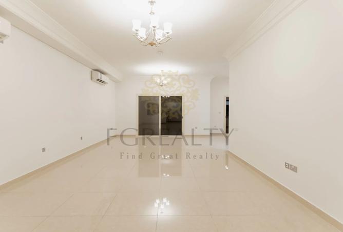 955440 - Property Image 2