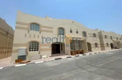 مجمع سكني - 5 غرف نوم - 4 حمامات للايجار في فلل عين خالد - عين خالد - الدوحة